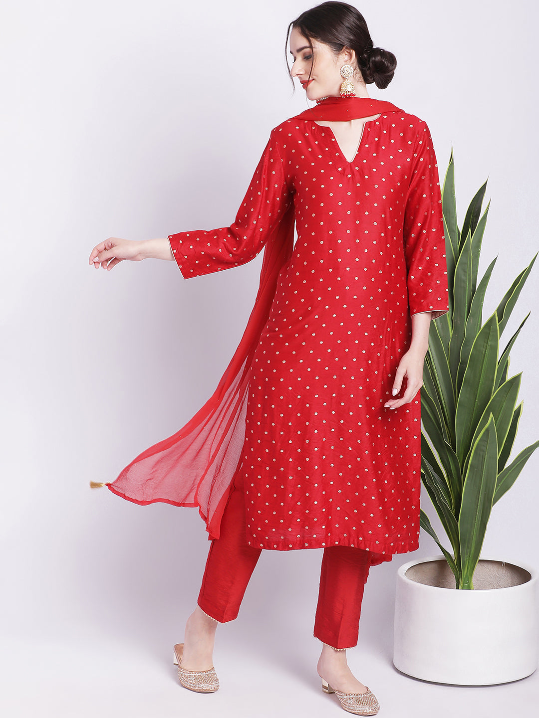 Buy Multicolored Printed Strappy Crepe Straight Fit Kurti Online in India | Designer  kurti patterns, Kurti designs latest, Female celebrity fashion